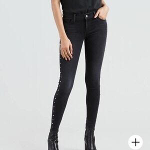 Levi's® Premium
710 SUPER SKINNY WOMEN'S JEANS​